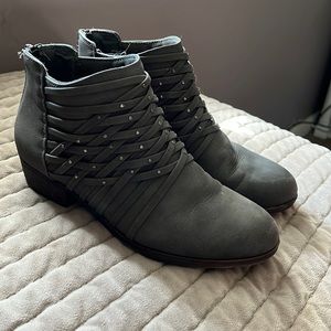 Ankle booties
